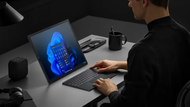 ASUS Zenbook 17 Fold OLED - desktop- IFA 2022