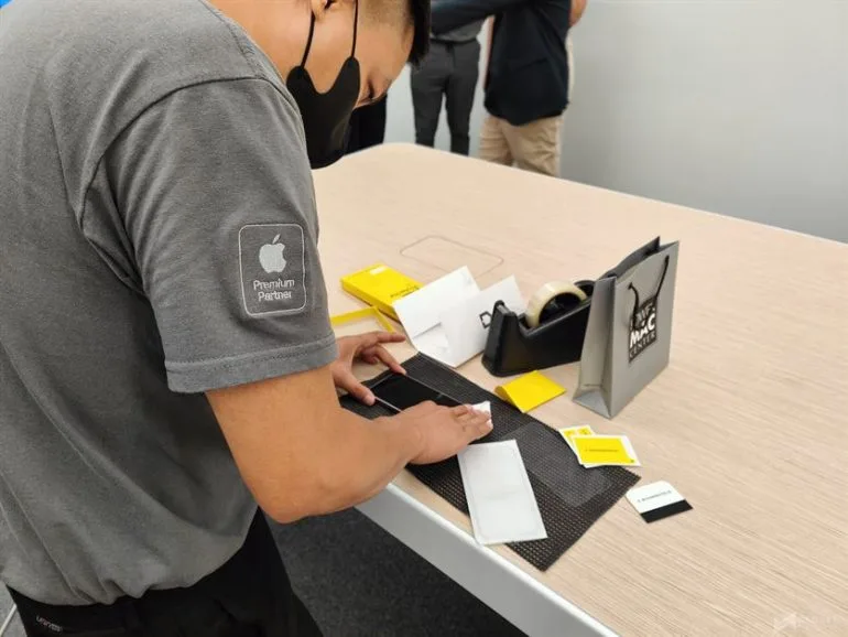 PMC Apple Premium Partner Store (167)