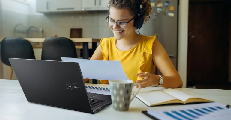 ASUS Guide 16-inch laptop - Vivobook 16 - 1
