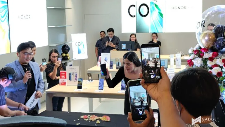 HONOR Philippines Experience Store SM North EDSA Apple smash