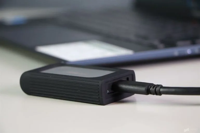 Kingston XS2000 Review Unit (33)