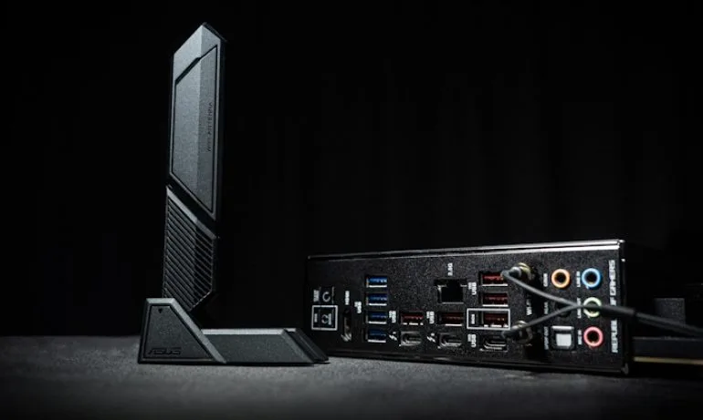 ASUS ROG New Z790 motherboards Q Antenna