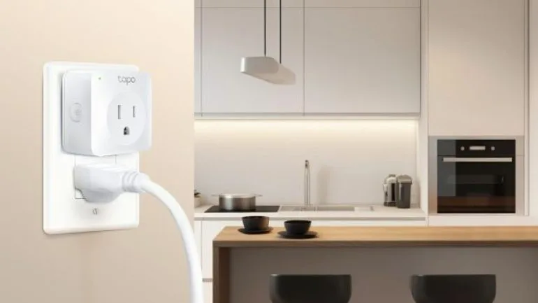 TP Link Tapo P100 Lifestyle Image 2
