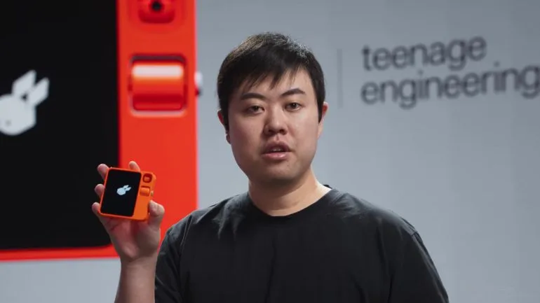 Rabbit R1 Virtual AI Assistant device CES 2024 1