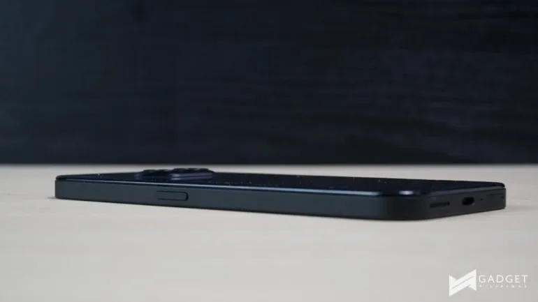 Nothing Phone (2a) First Impression and Unboxing side