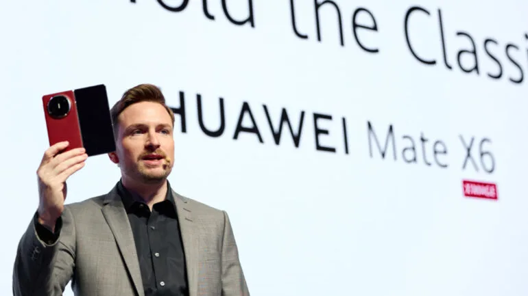 HUAWEI Mate X6 UNfold the Classic event launch 2