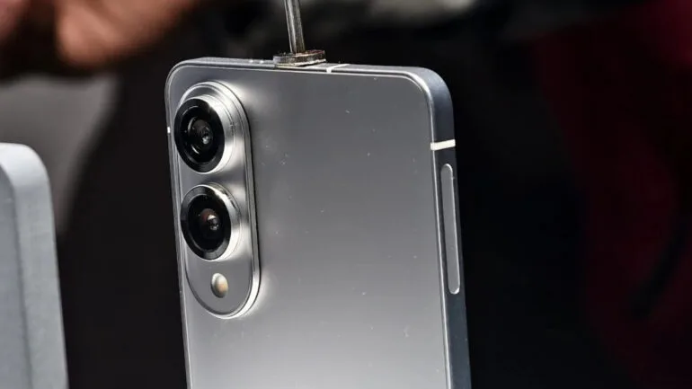 Samsung Galaxy S25 Edge camera report camera