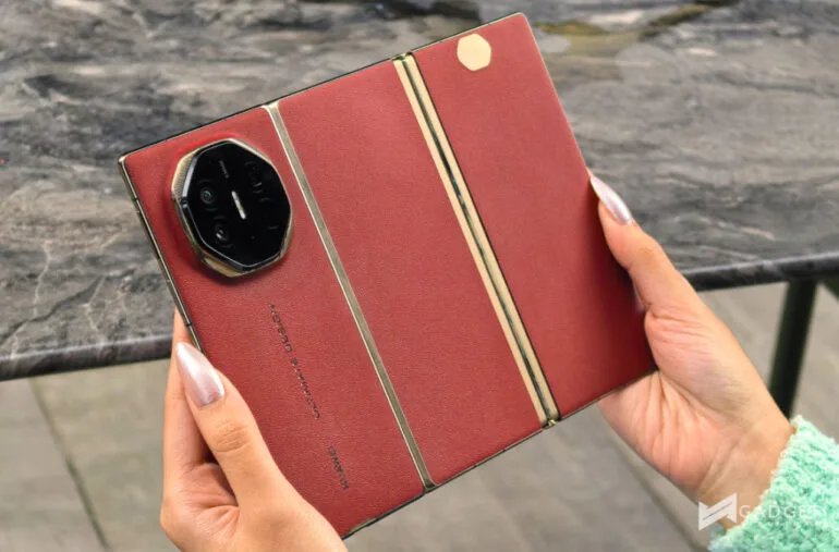HUAWEI Mate XT Ultimate Edition Global launch triple screen back