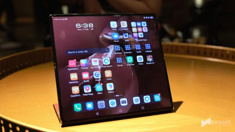 HUAWEI Mate XT hands on and first impressions display prop