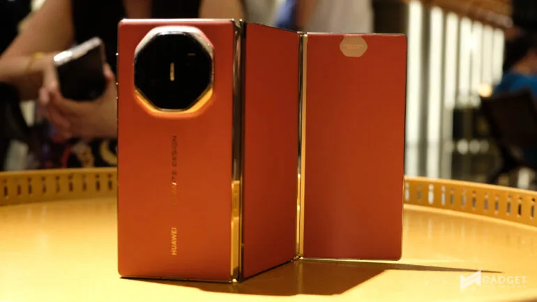 HUAWEI Mate XT hands on and first impressions token thing