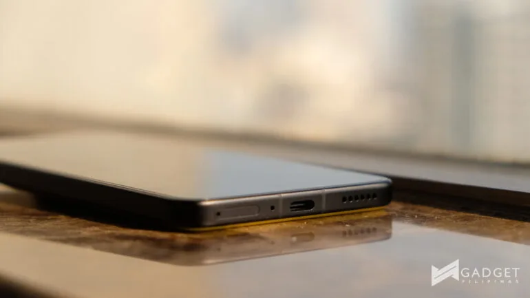 POCO F7 Ultra Review bottom ports 1
