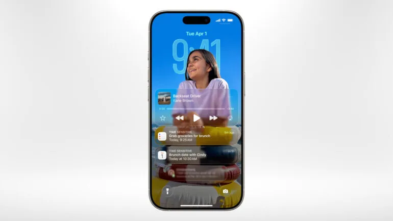 Apple Liquid Glass Lock Screen