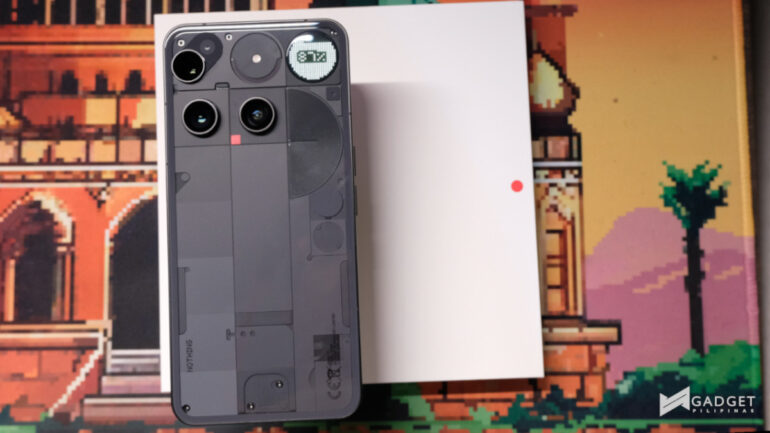 Nothing Phone (3) First Impressions Glyph Matrix box