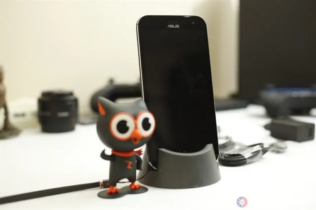 ASUS Zenfone Zoom4