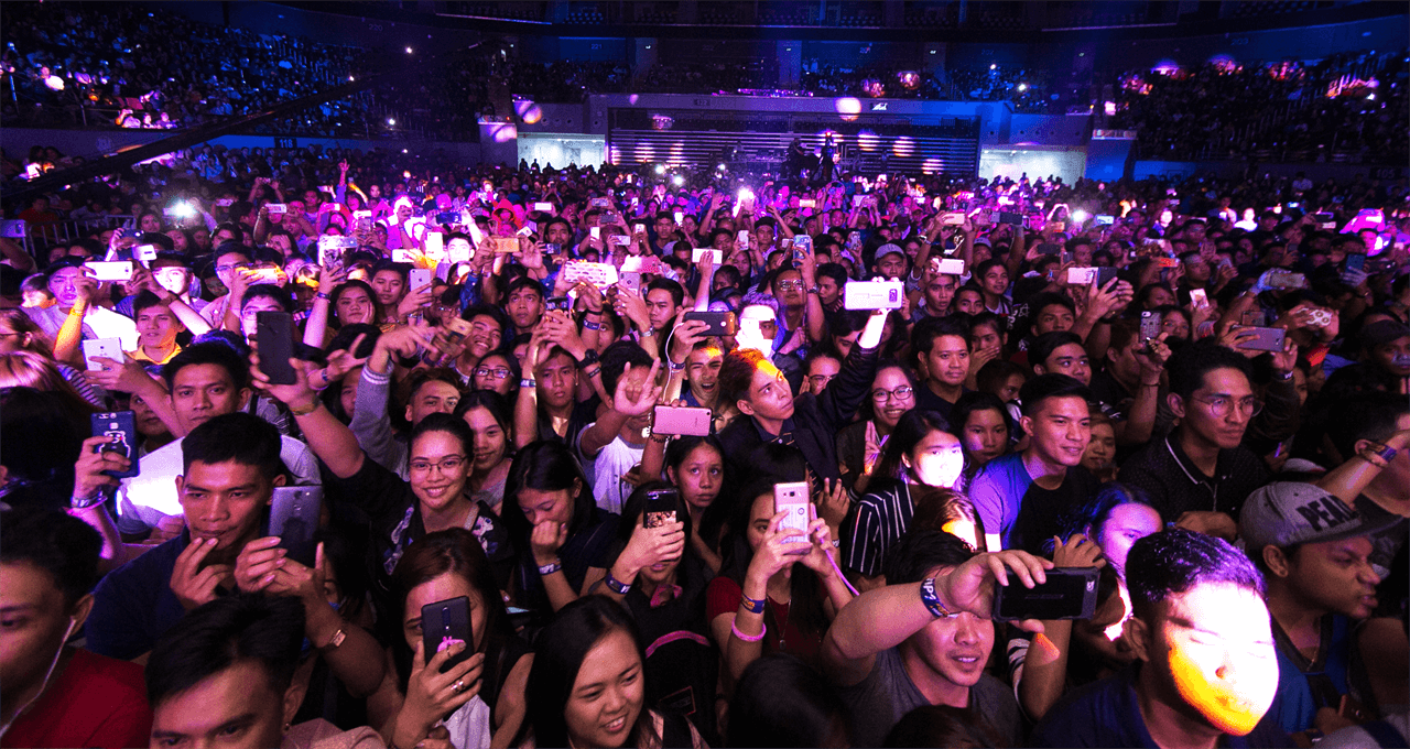 freeniversaya concert crowd