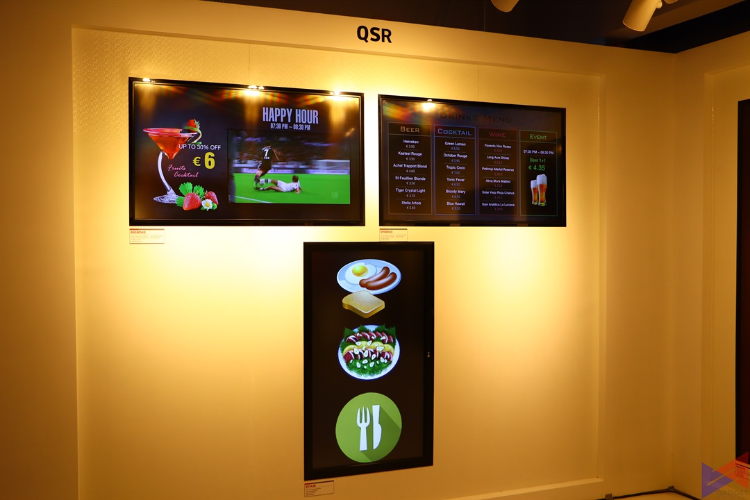 lg information display showroom 17