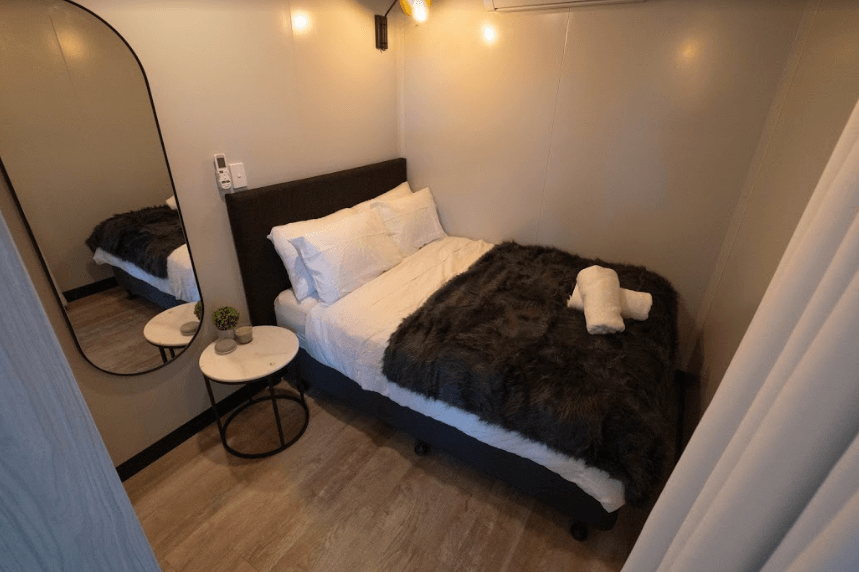 5G Hotel smart bedroom