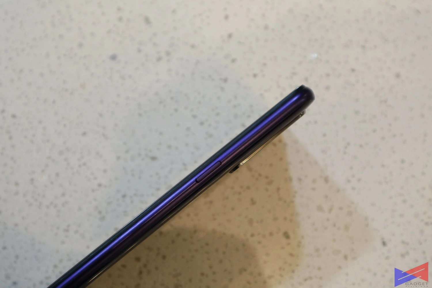 Realme 5 Right Side ports Realme 5 Review Right Side