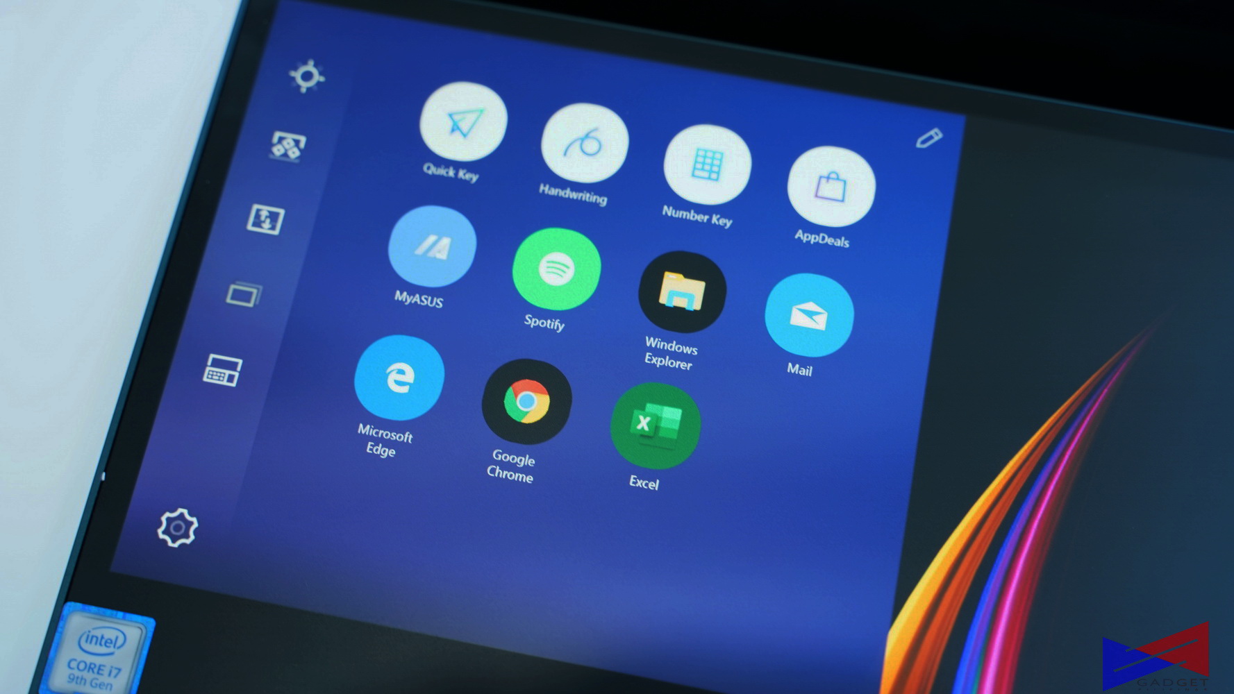 Zenbook Pro Duo Review Screenpad display