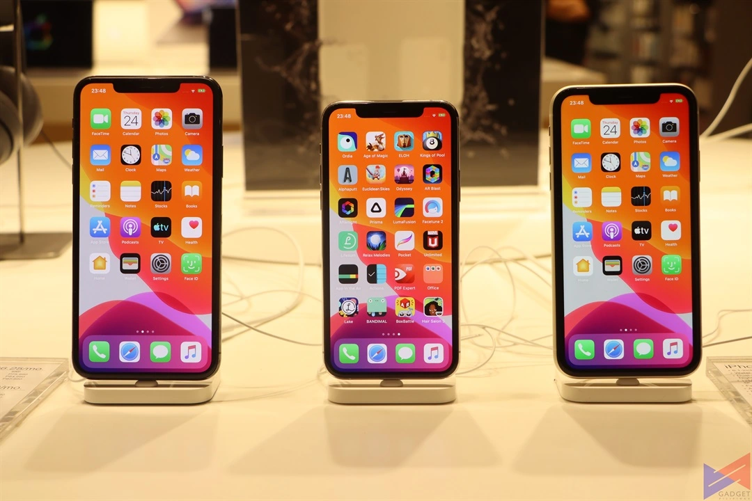 iPhone 11 Series front iPhone 11 Series front