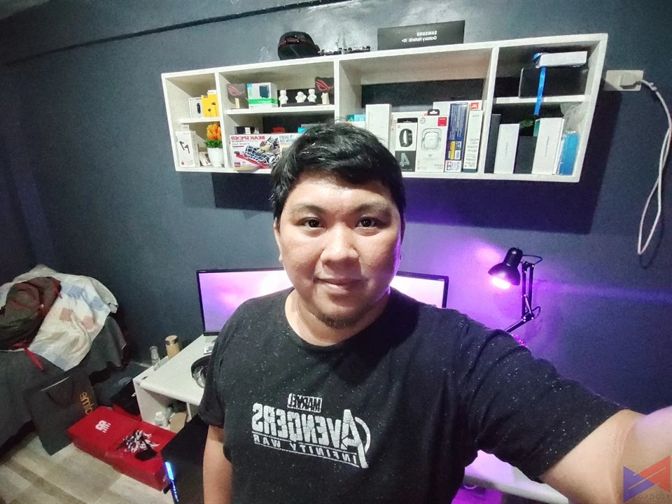V17-Pro-Selfie-2