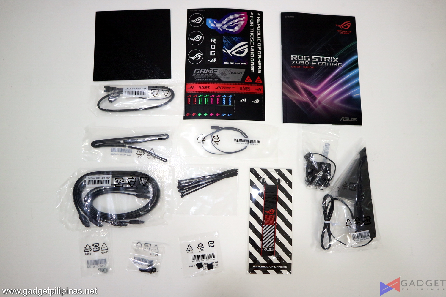 ASUS ROG Strix Z490-E Gaming Motherboard Initial Review - accessories
