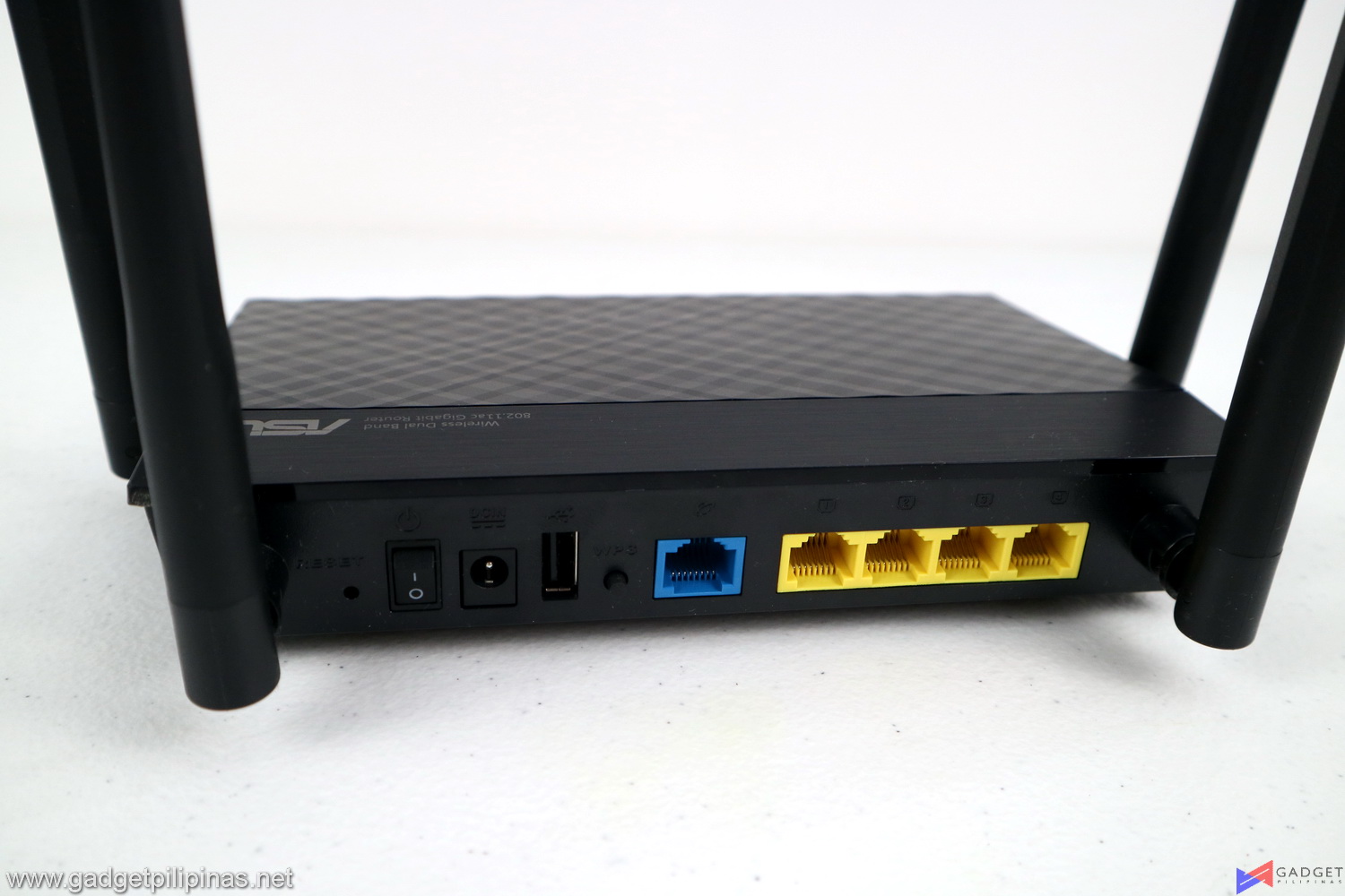 ASUS RT-AC59U V2 Router Review 031