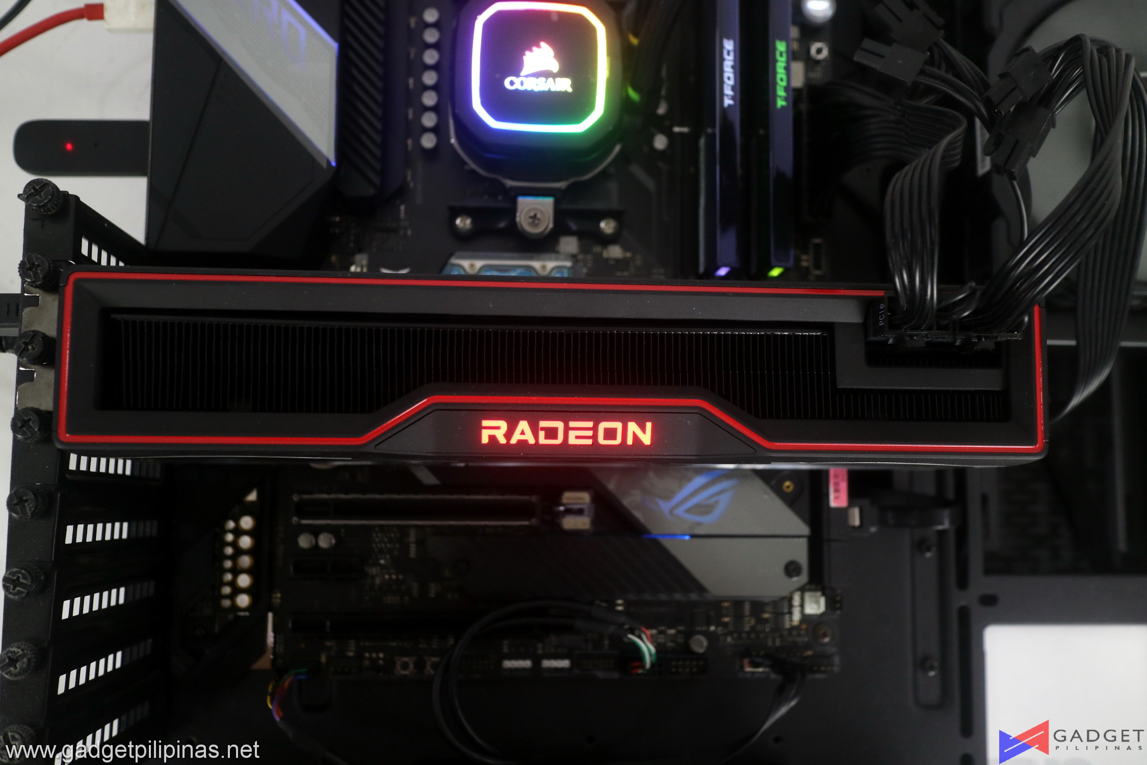 amd radeon rx 6800 xt graphics card