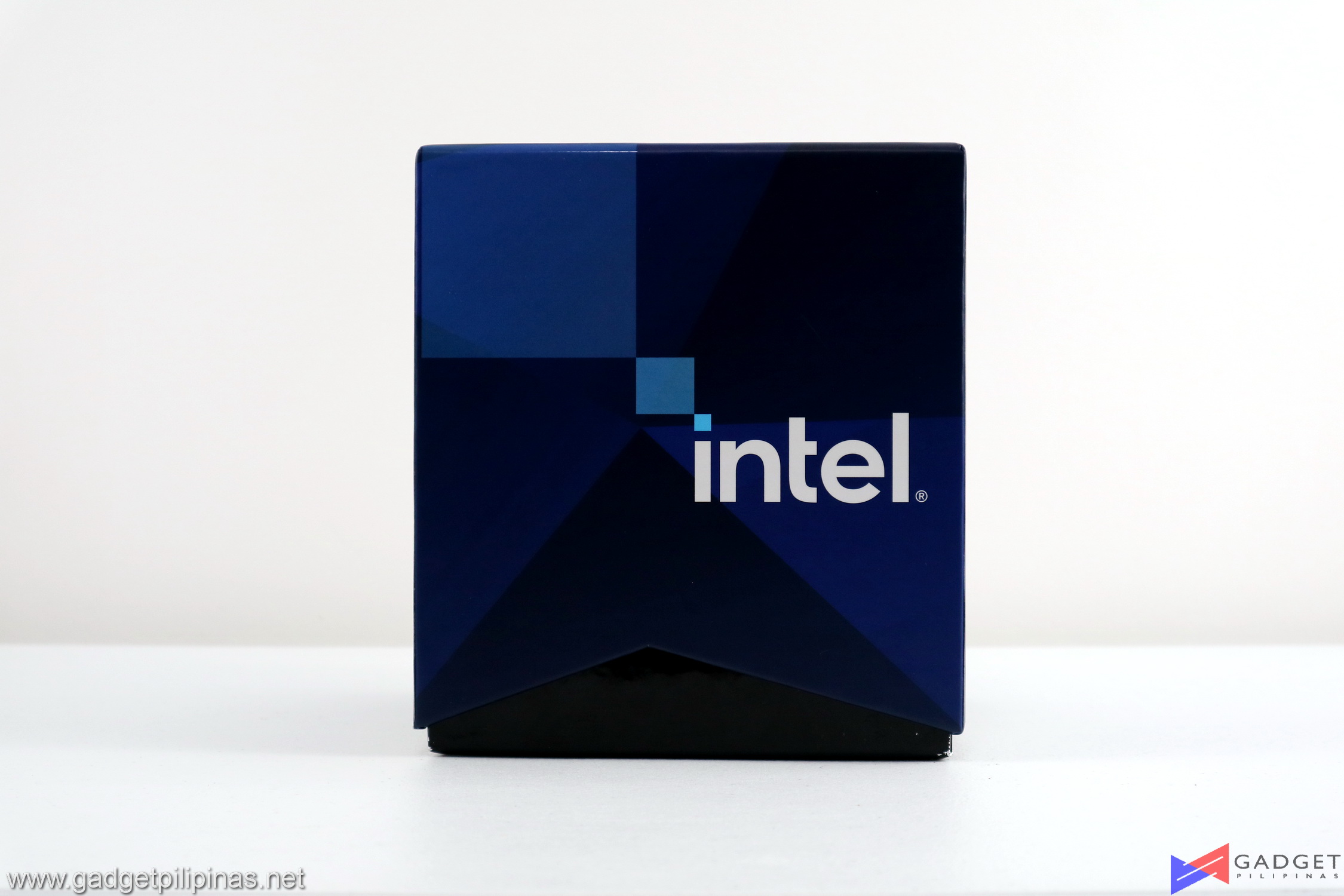 Intel Core i9 11900K Review Box