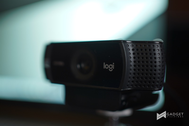 how to stop echo on my logitech hd 720p microphone