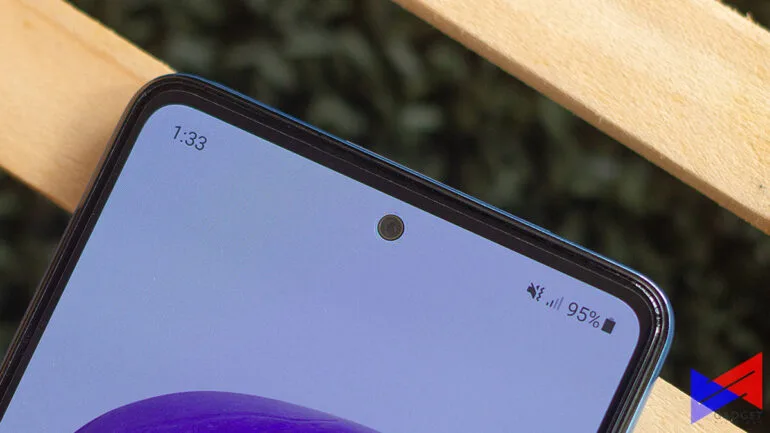 Samsung-Galaxy-A72-front-camera