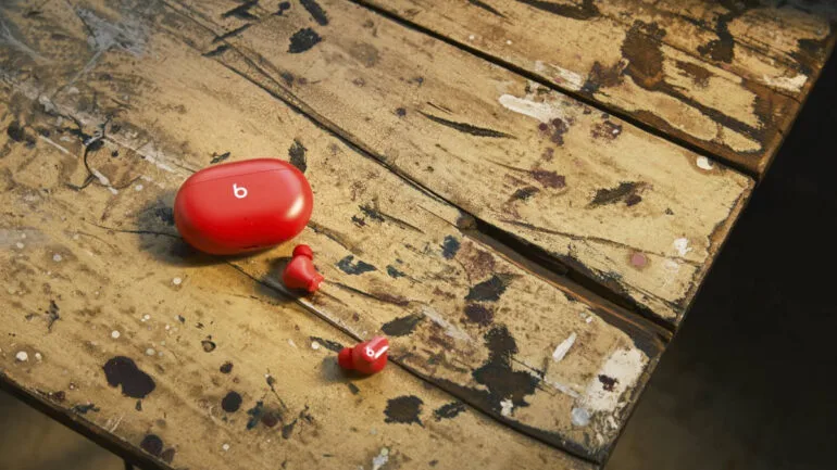 Beats Studio Buds Beats Red