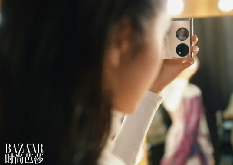 Huawei P50 Pocket Harper's Bazaar Live photos 2