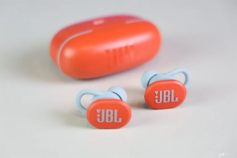 JBL Endurance Race