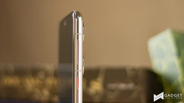 Huawei P50 Review - right buttons