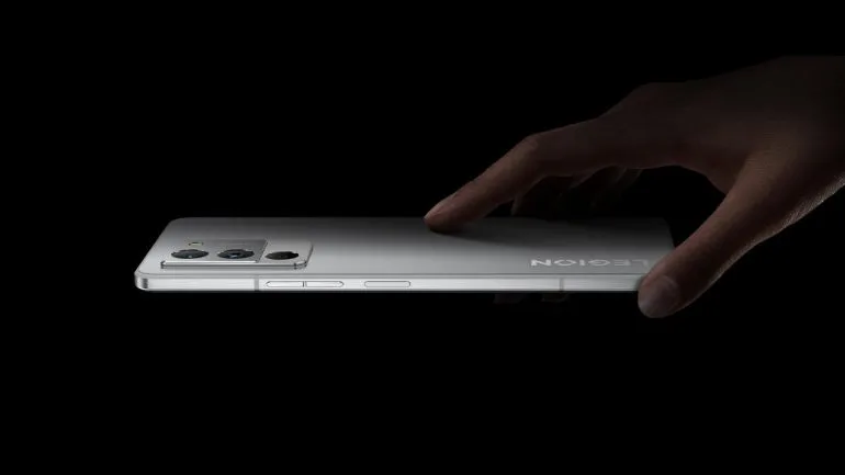 Lenovo-Legion-Y70-side-view