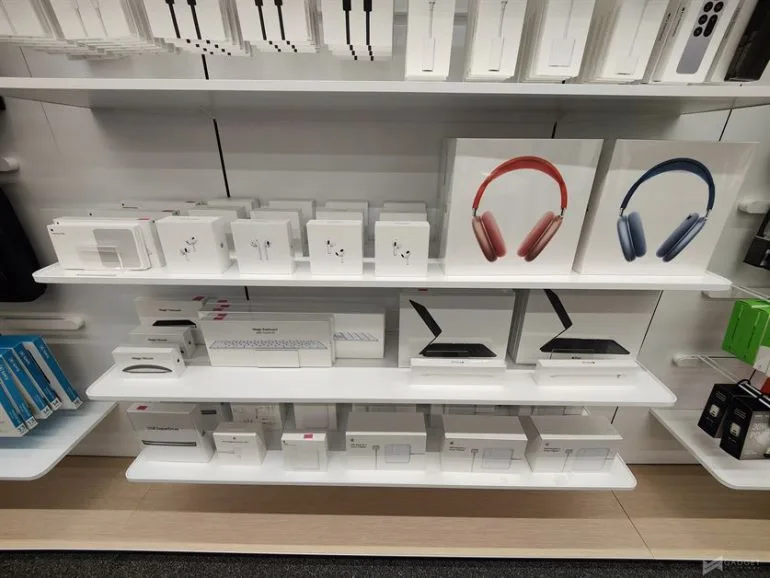 PMC Apple Premium Partner Store (113)