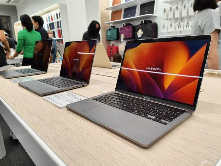 PMC Apple Premium Partner Store (154)
