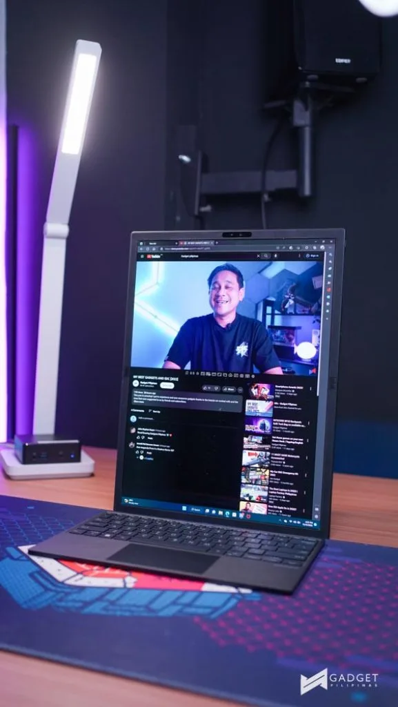 ASUS ZenBook 17 Fold OLED