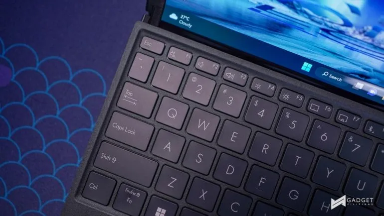 ASUS ZenBook 17 Fold OLED