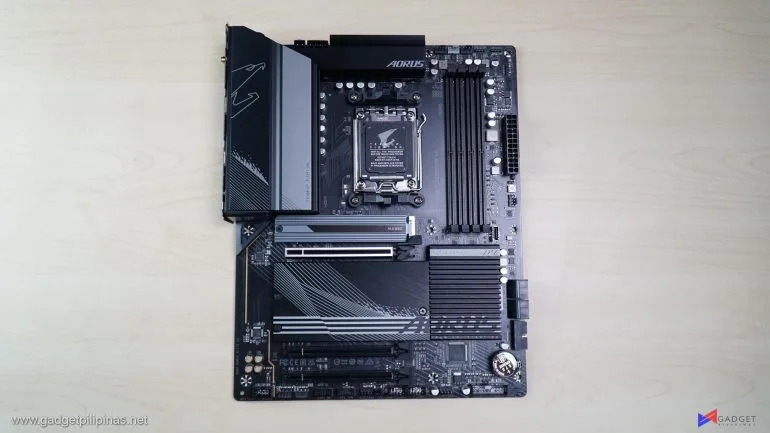Gigabyte B650 Aorus Elite AX Review 010