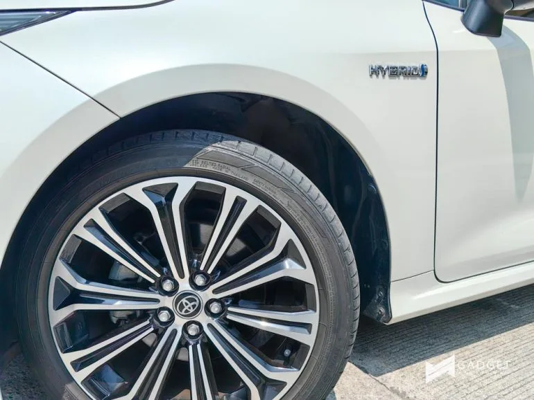 toyota corolla altis hev