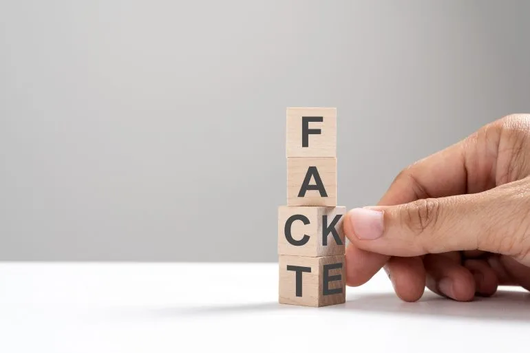 dangers of gullibility, social media