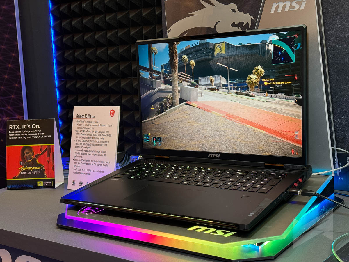 MSI Raider 18 HX vs MSI Titan 18 HX - Battle of MSI's Power Laptops