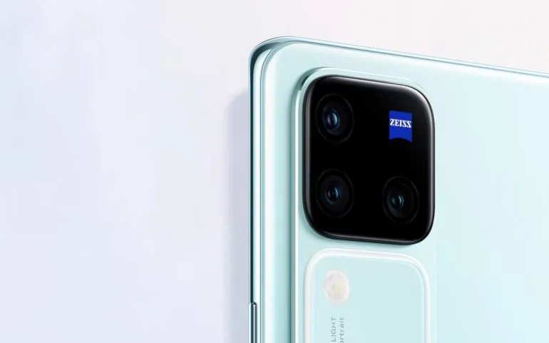 vivo V30 Pro camera island