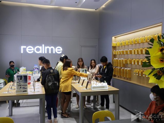realme Concept Store SM City Caloocan (52)