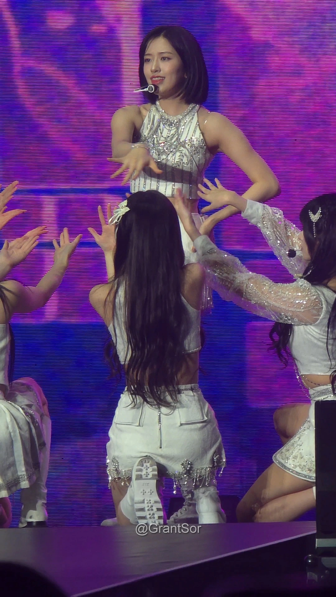 Samsung Galaxy S24 Ultra IVE Concert 15