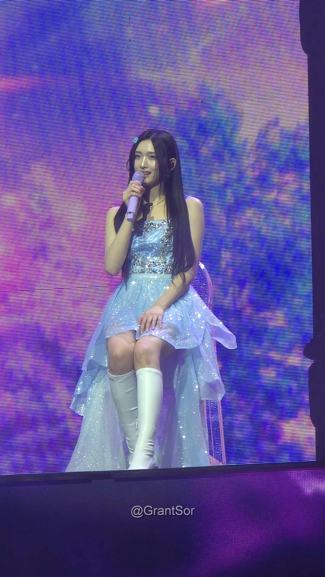 Samsung Galaxy S24 Ultra IVE Concert 19