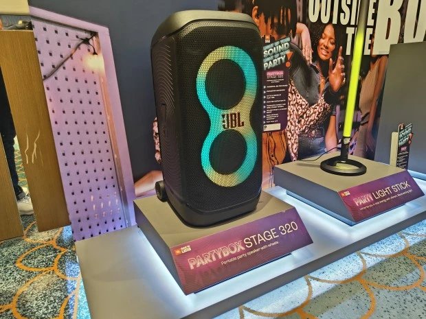 JBL PartyBox Club 120 and Stage 320 5