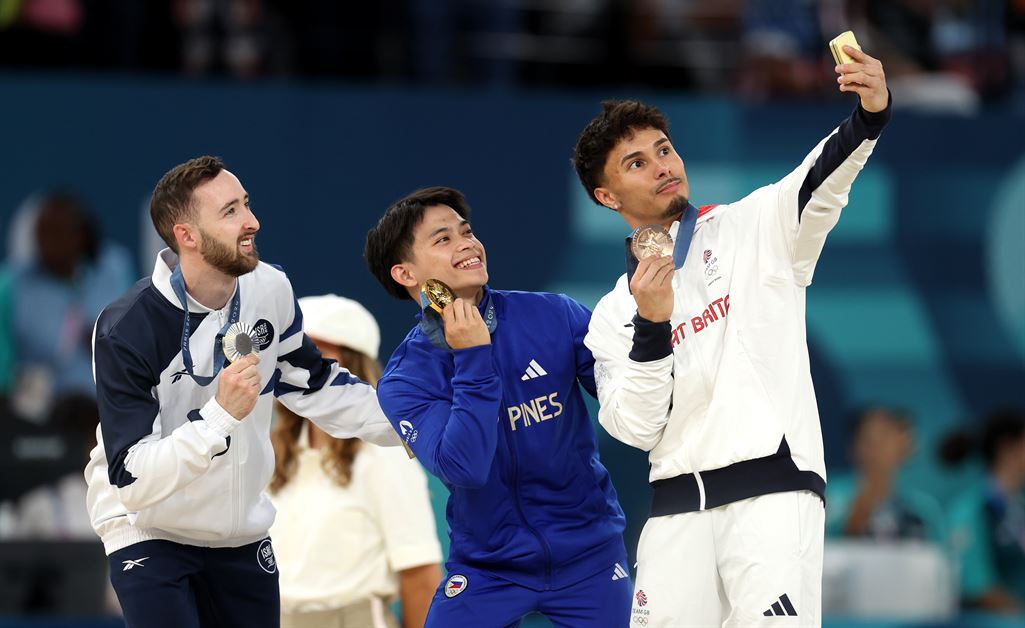 Filipino Gymnast Carlos Yulo Achieves Historic Olympic Victory, Commemorated with Galaxy Z Flip6